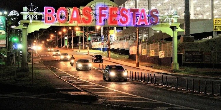 Enfeites de natal serão instalados somente no início de dezembro em Avaré; Custo estimado com a locação da decoração chega a quase R$200 Mil