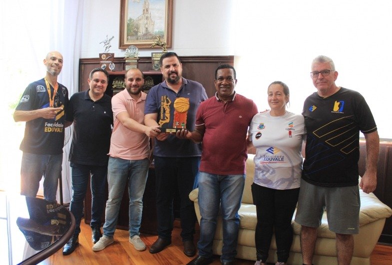 Basquete de Avaré conquista títulos na liga centro-oeste paulista