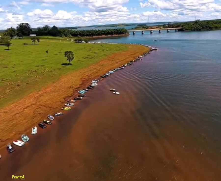 Evento reúne motos aquáticas e lanchas para celebrar turismo e natureza na Represa de Jurumirim