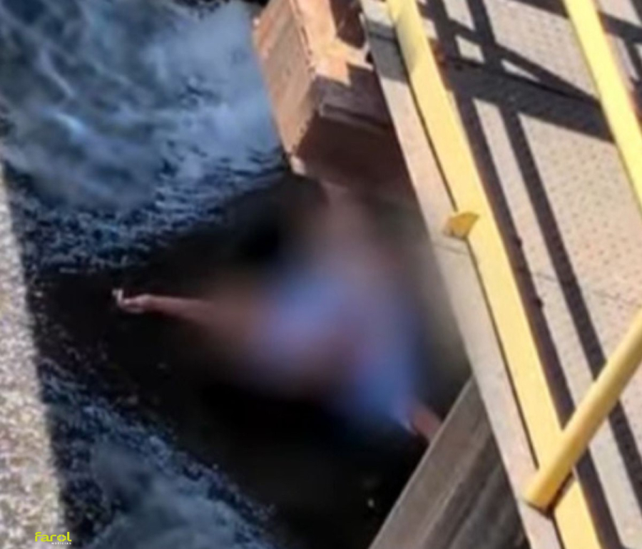 Mulher é salva por bombeiros após ameaçar pular de ponte