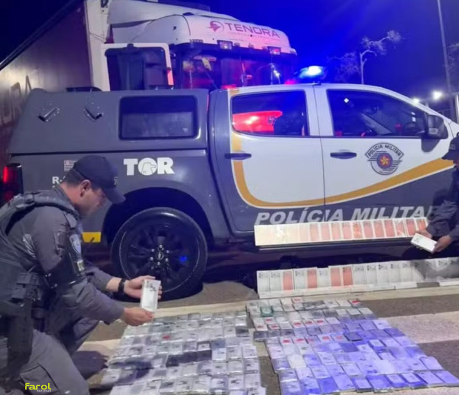 Carga de R$ 1,6 milhão em iPhones é apreendida em caminhão durante operação na SP-270