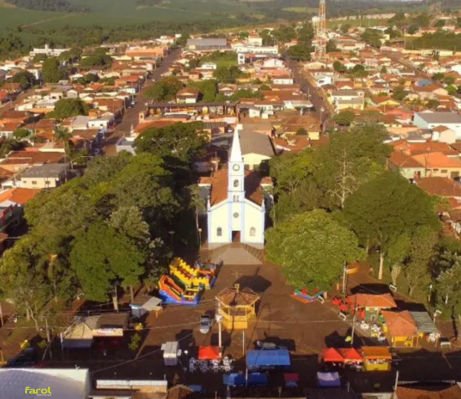 Recém-nascido é encontrado abandonado em caixa 
