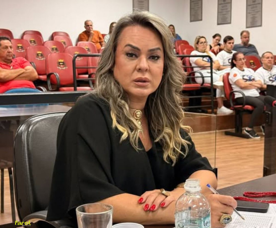 Juiz nega liminar e mantém processo de cassação de vereadora 