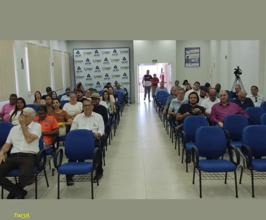 Em reunião com moradores e comerciantes prefeitura detalha fase de obras para conter alagamentos 