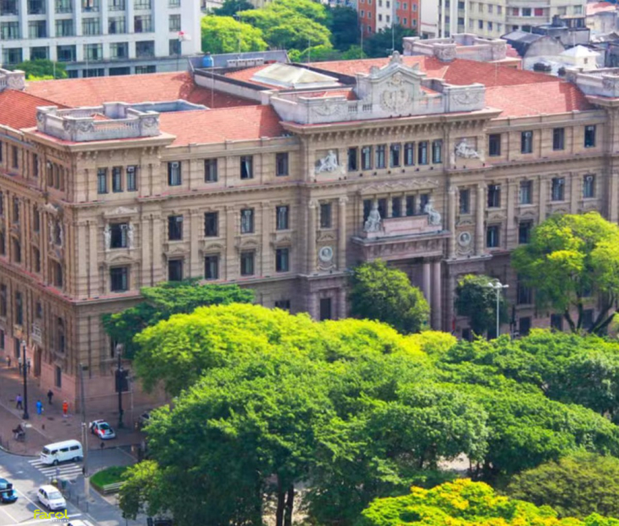 Justiça condena a 30 anos de prisão homem que estuprou a filha na frente de outras crianças 