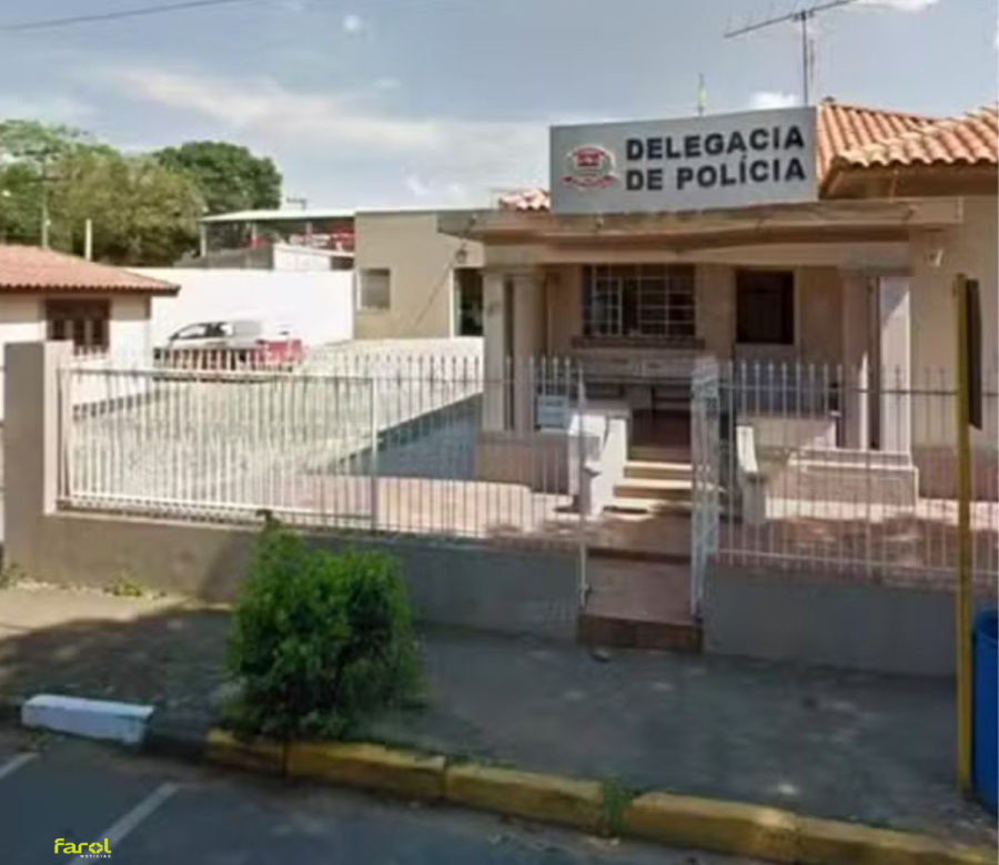 Polícia prende professor suspeito de abusar sexualmente de alunos 