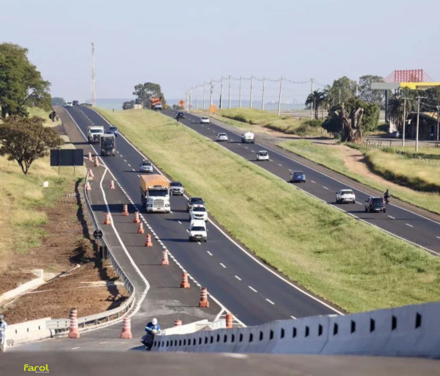 SPVias orienta motoristas sobre horários de pico e obras nas rodovias durante feriado