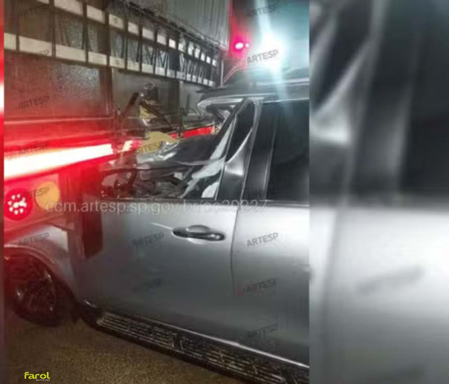 Colisão entre SUV e caminhão deixa uma pessoa morta na Rodovia João Mellão