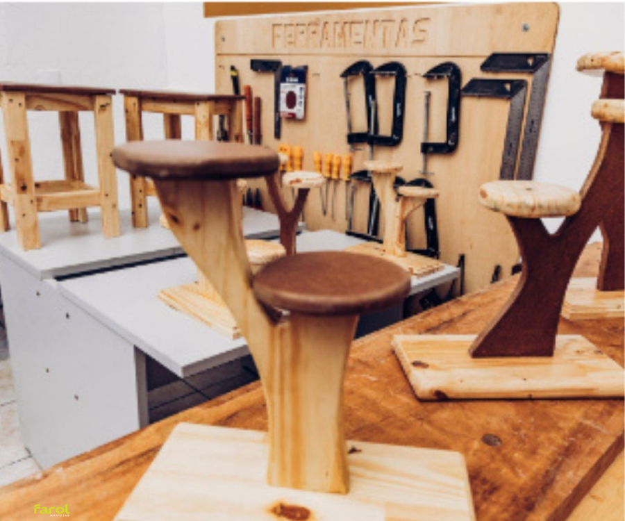 Município recebe curso gratuito de Design de Produto com habilitação em Marcenaria