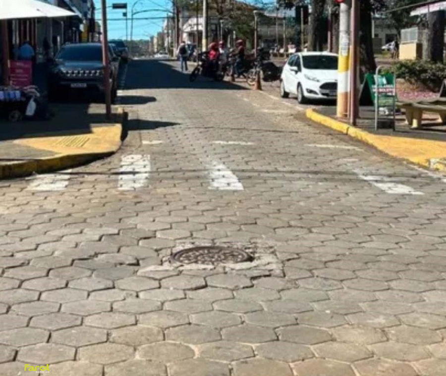 Obra de drenagem contra enchentes avança e provoca novas interdições no Centro da cidade