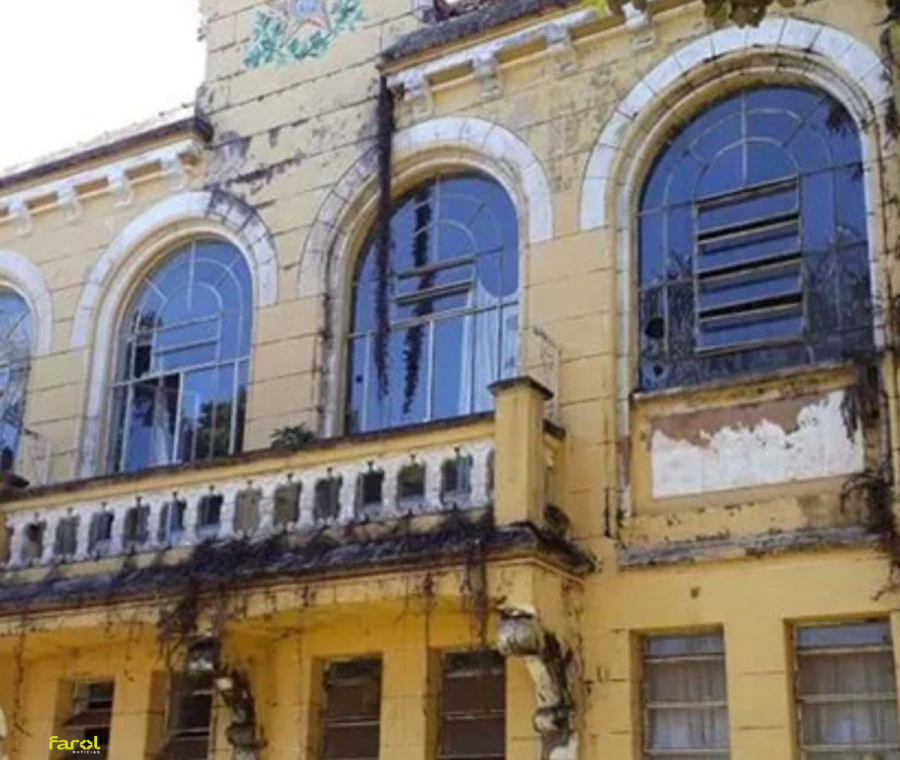 Vereador explica entraves jurídicos para recuperação de prédios públicos abandonados 