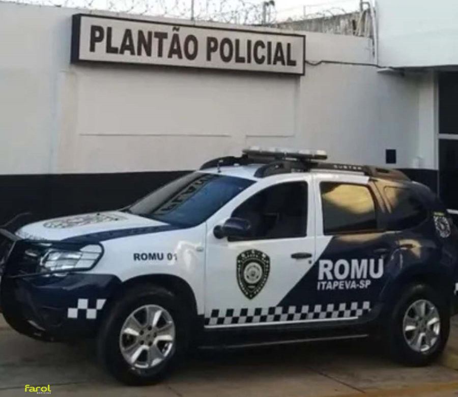 Polícia prende homem e apreende adolescente em operação contra tráfico 