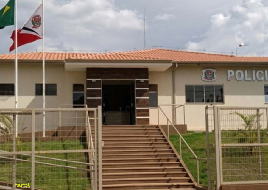 Homem é preso após agredir mãe e irmã e expulsar a própria mãe de casa 