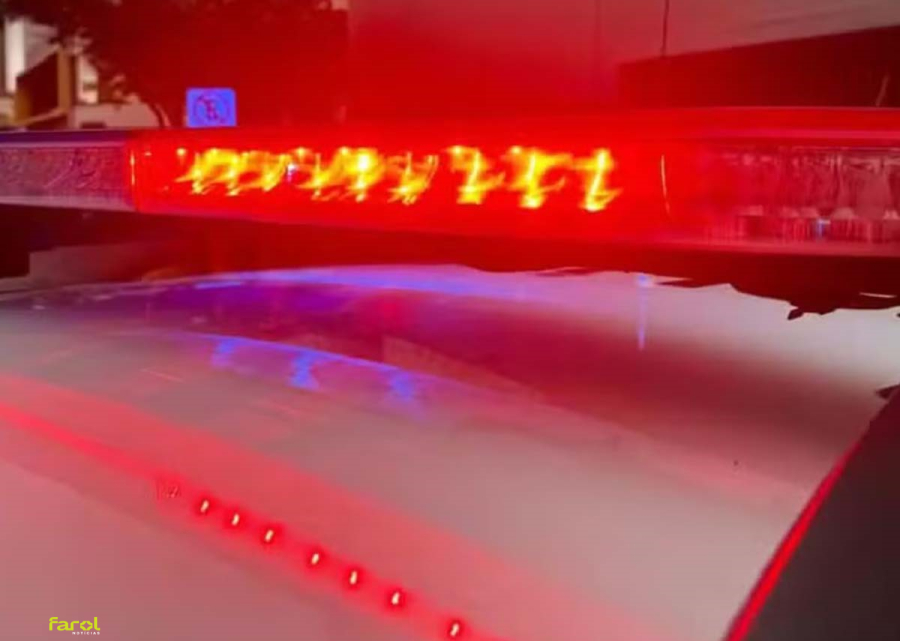Casal morre após ser atingido por raio embaixo de árvore 