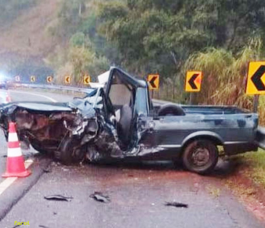 Grave acidente envolvendo três veículos deixa quatro feridos 